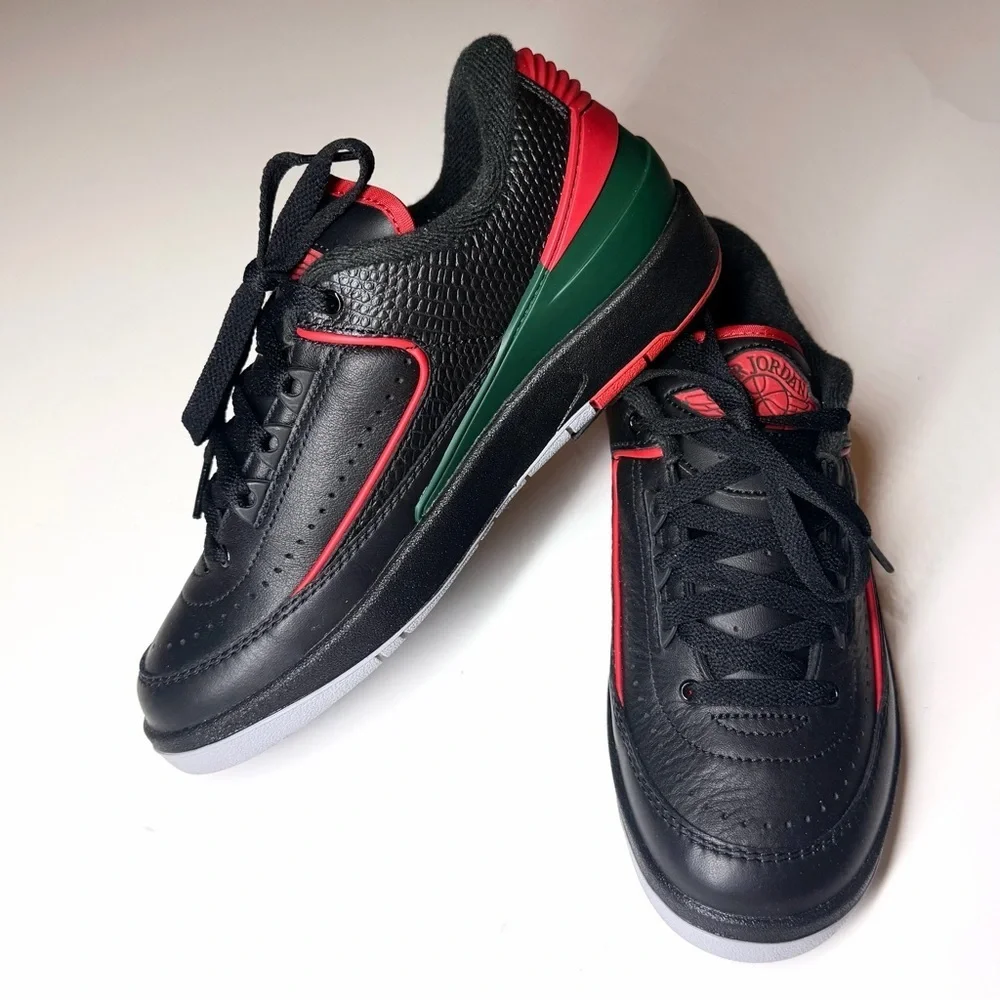 Nike Kids Air Jordan 2 Retro Low Christmas Black / Red Size- 4Y. FJ6869 006
